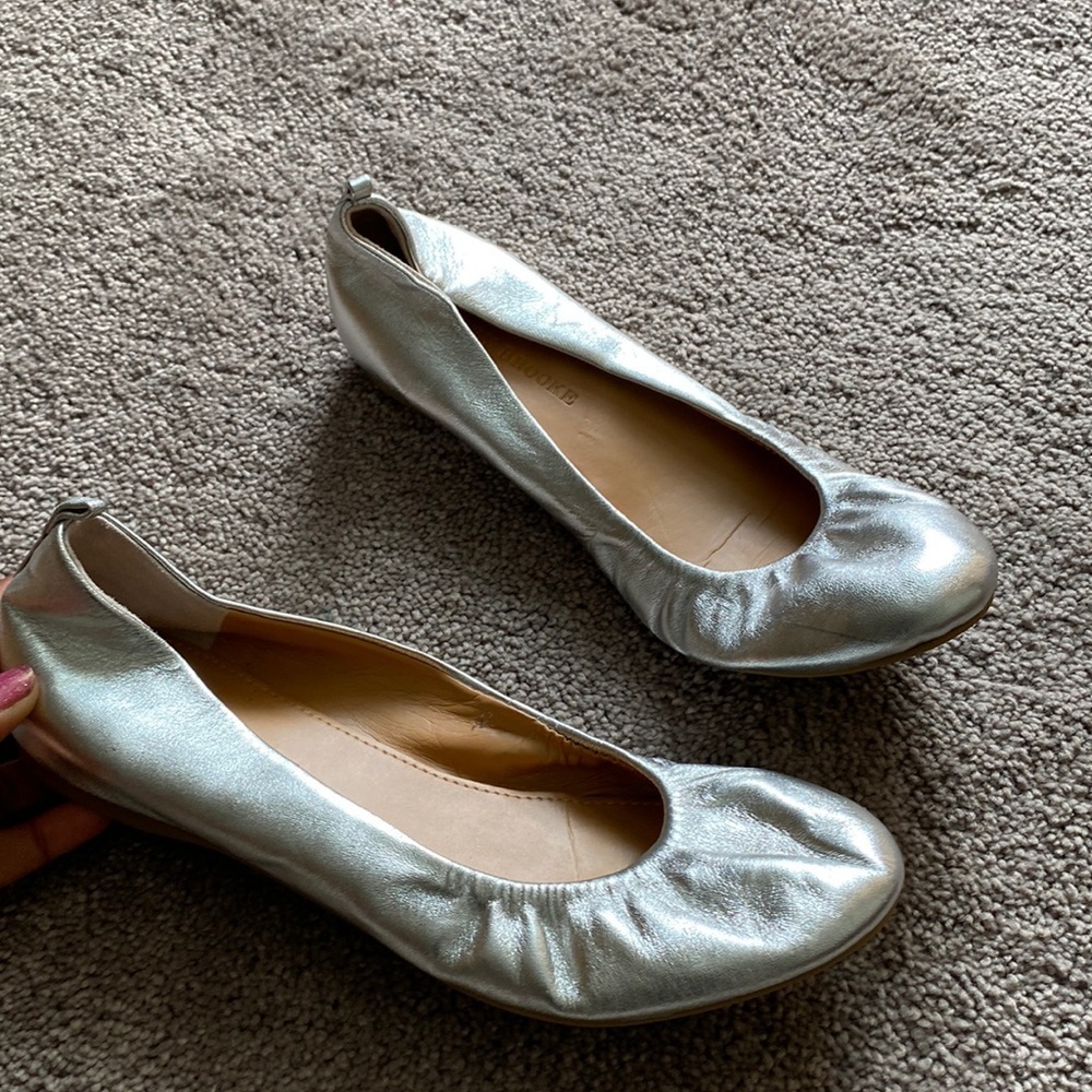 Audrey Brooke Flats SIZE 8
